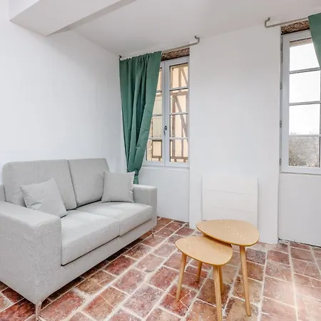 Du Centre - Hypercentre - Лавор